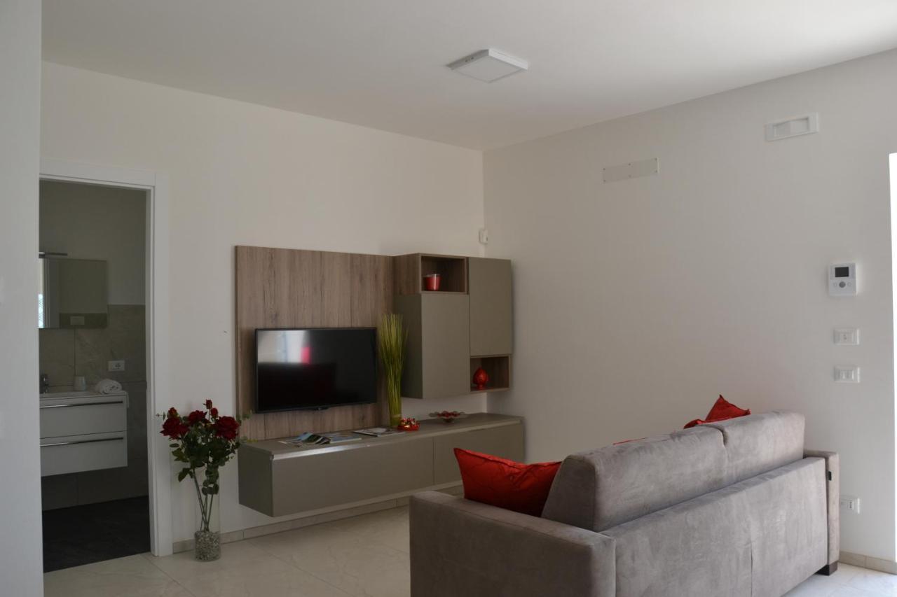 לוקורוטונדו Il Tramonto Apartment - Villaggio Di Mary מראה חיצוני תמונה